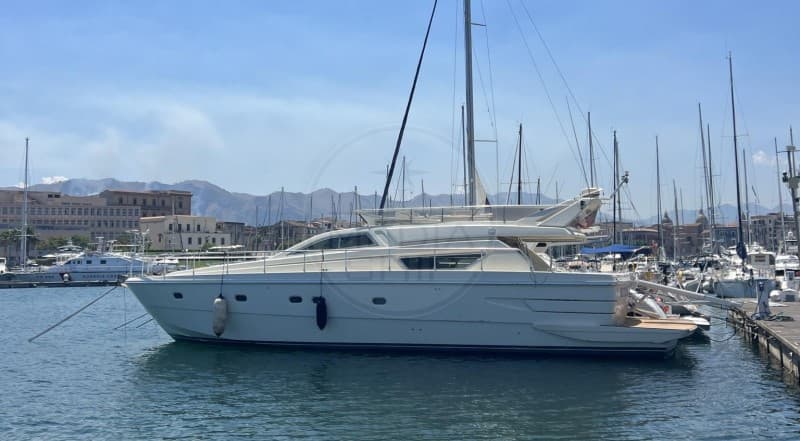 Ferretti 165 - Detail View 1 Ferretti 165 - Detail View 1