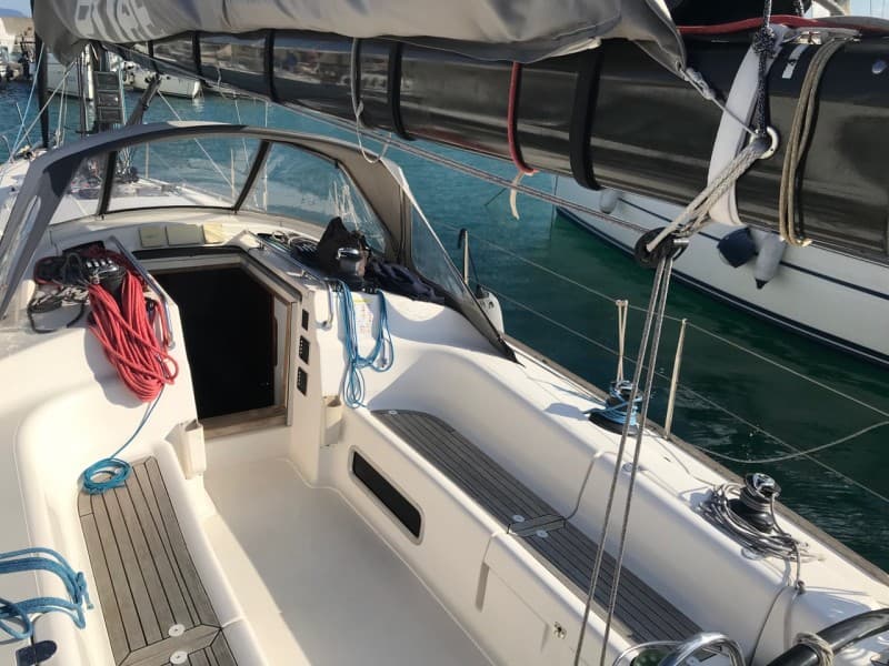 Salona 42 - Interior View Salona 42 - Interior View