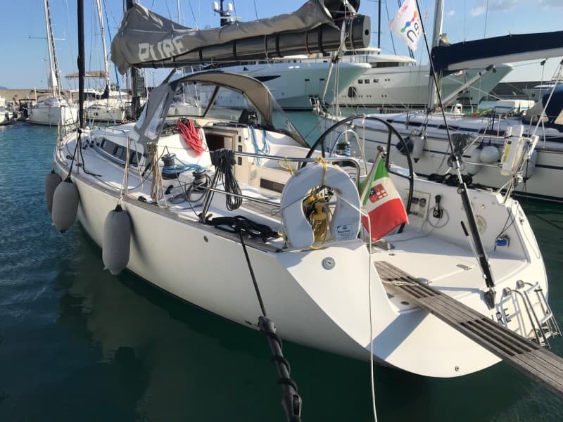 Salona 42 - Main View Salona 42 - Main View