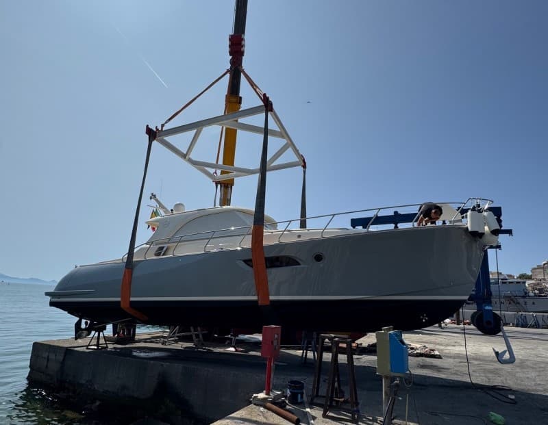 Mochi Craft Mochi 44 Dolphin - Deck View Mochi Craft Mochi 44 Dolphin - Deck View