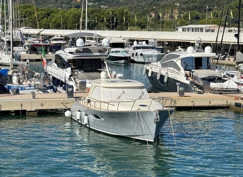 Mochi Craft Mochi 44 Dolphin - Interior View Mochi Craft Mochi 44 Dolphin - Interior View