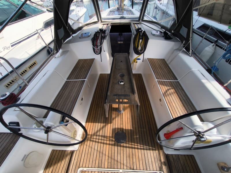 Dufour Yachts Dufour 405 G.L. - Interior View Dufour Yachts Dufour 405 G.L. - Interior View