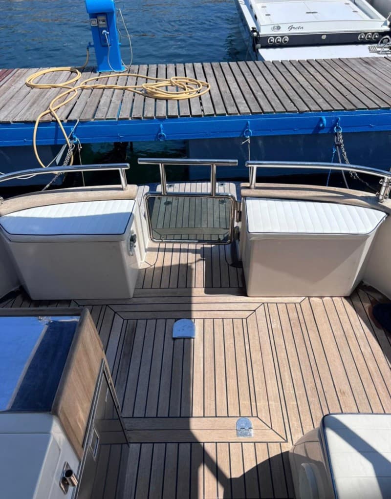 Di Donna Serapo 30 - Deck View Di Donna Serapo 30 - Deck View