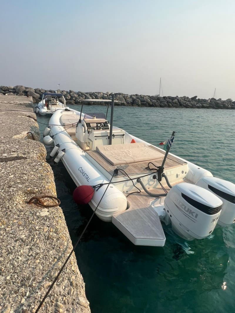 Coastal Boat Coastal 10 - Detail View 1 Coastal Boat Coastal 10 - Detail View 1