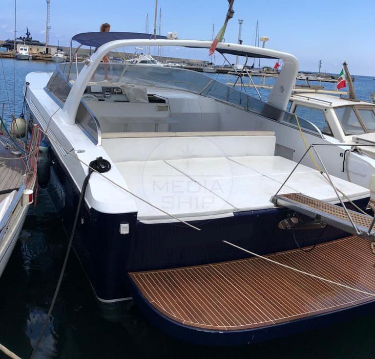 Baia Baia 49 - Deck View Baia Baia 49 - Deck View