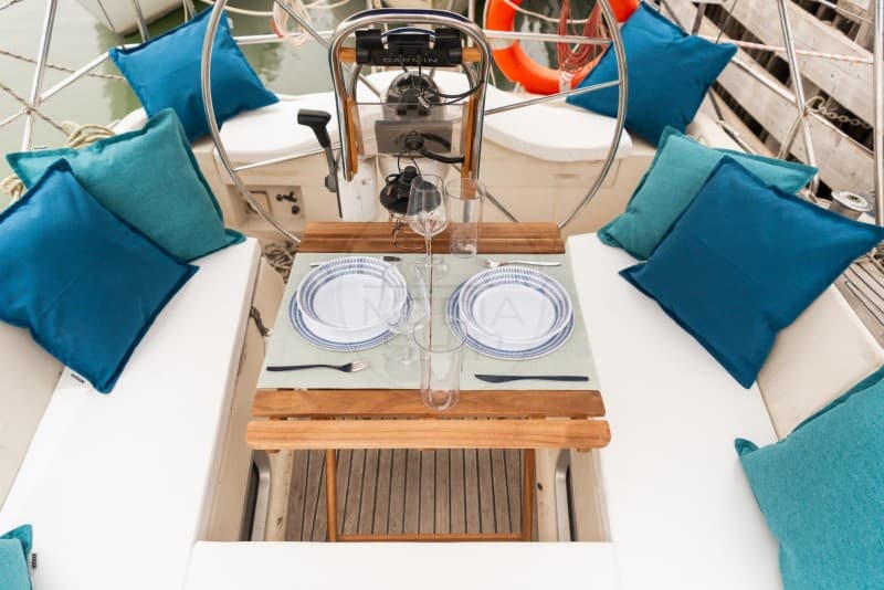 Bavaria Bavaria 44 - Deck View Bavaria Bavaria 44 - Deck View