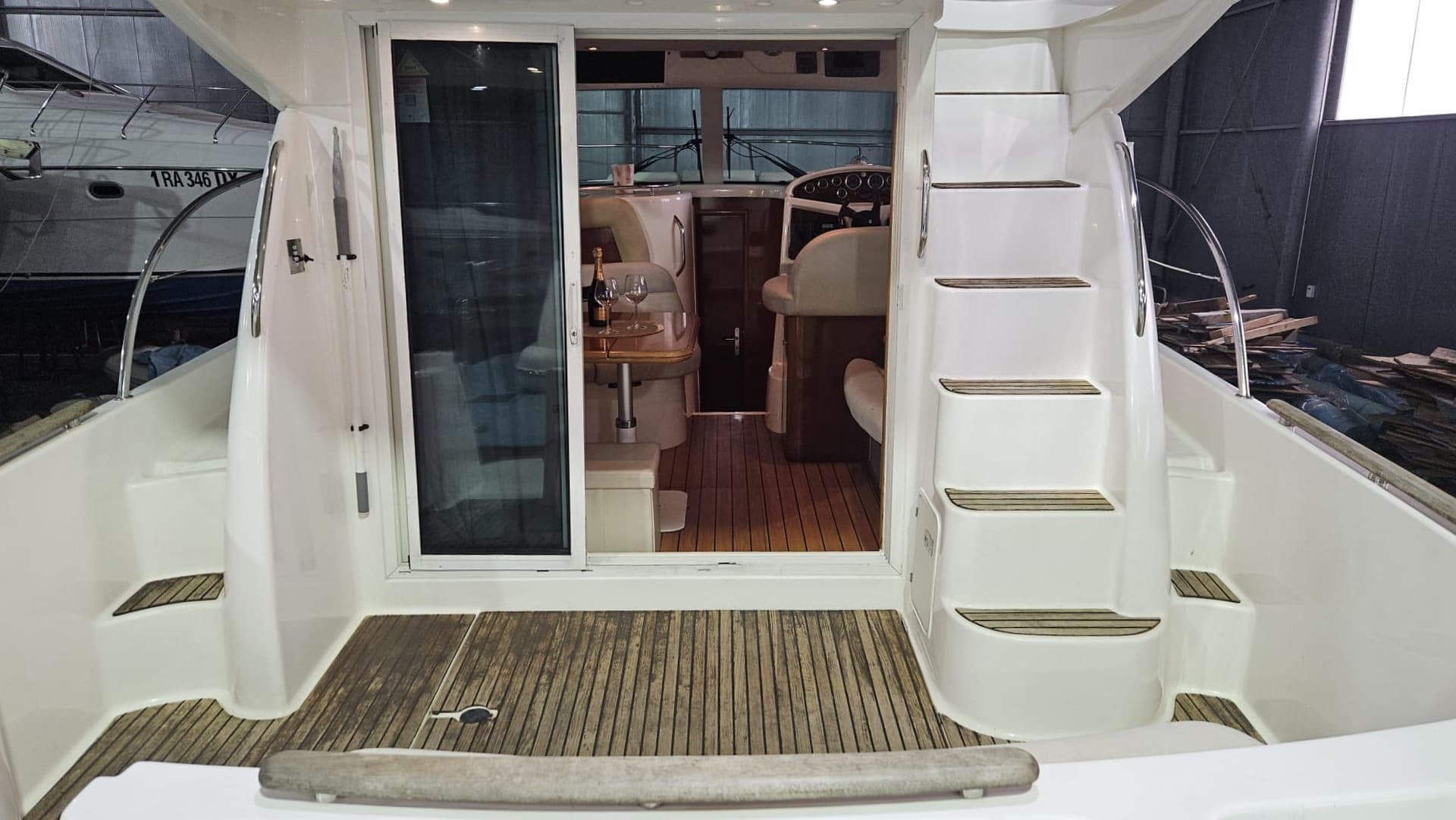 Jeanneau Prestige 32' - Deck View Jeanneau Prestige 32' - Deck View