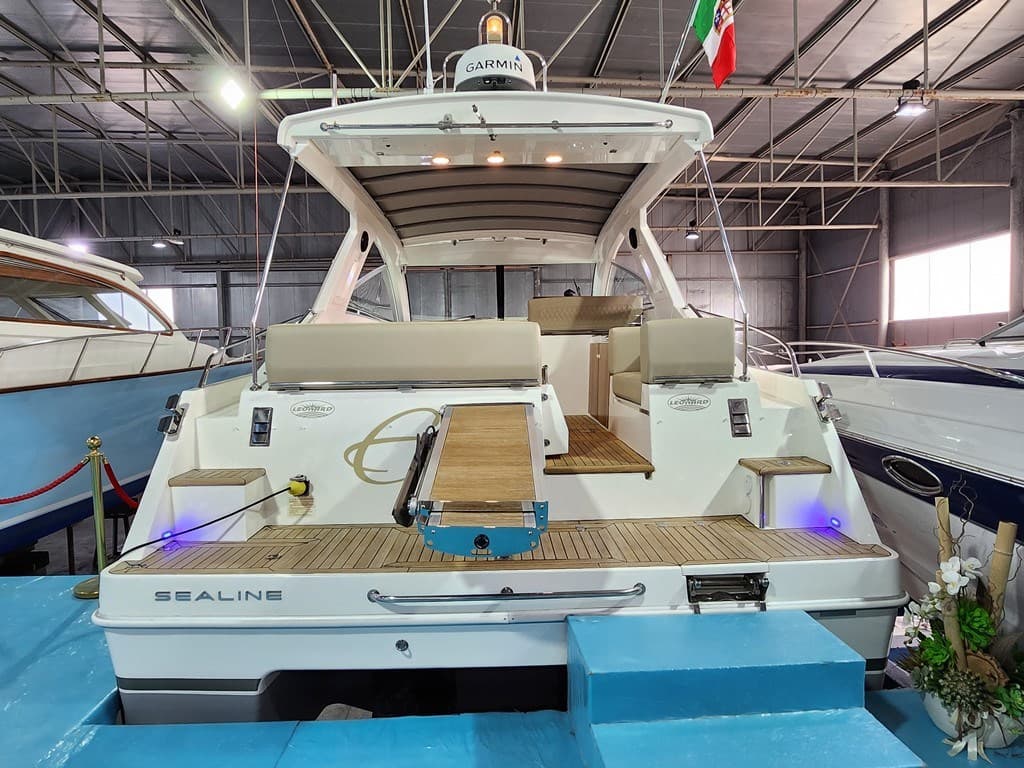 Sealine Sc 35 Ht Natante - Interior View Sealine Sc 35 Ht Natante - Interior View