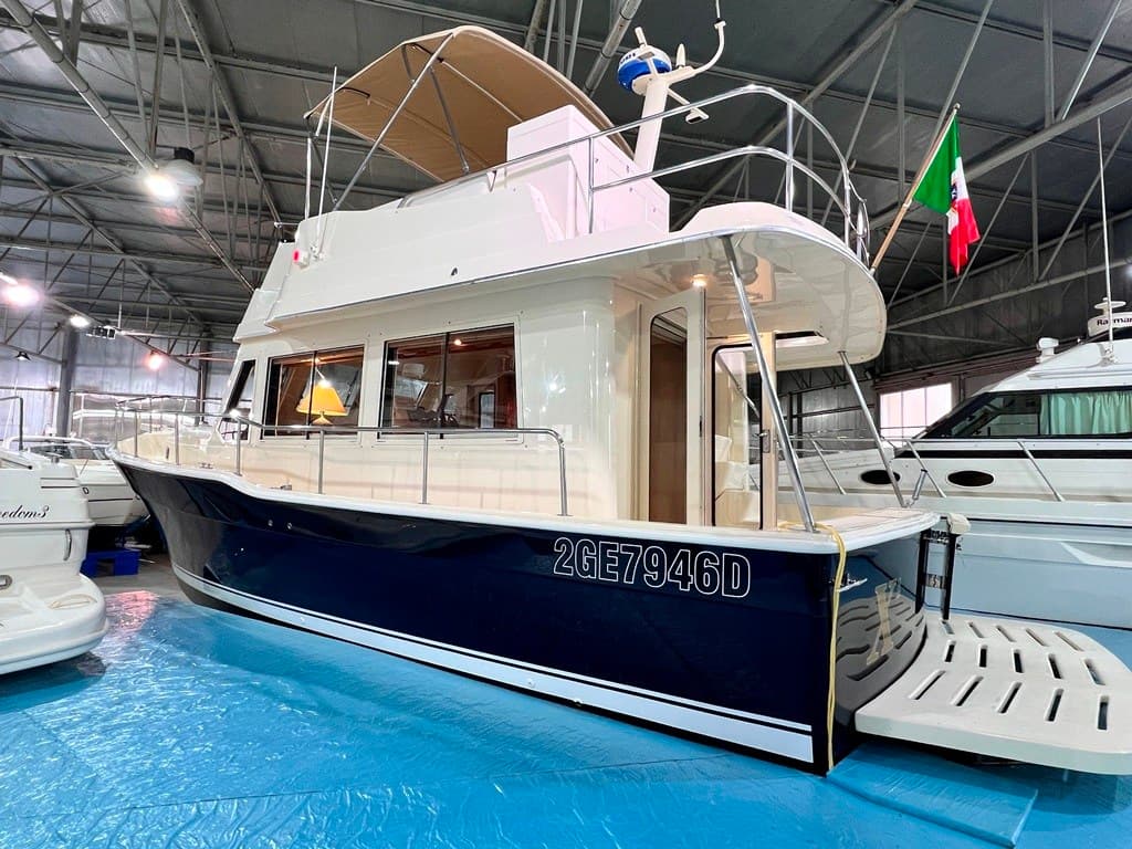 Mainship Mainship 34 - Detail View 1 Mainship Mainship 34 - Detail View 1