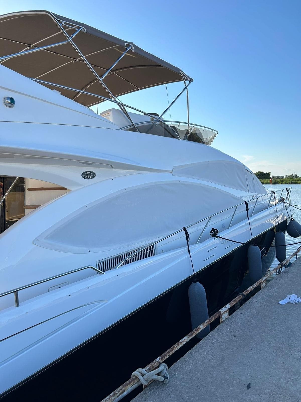 Sunseeker Manhattan 70 - Deck View Sunseeker Manhattan 70 - Deck View