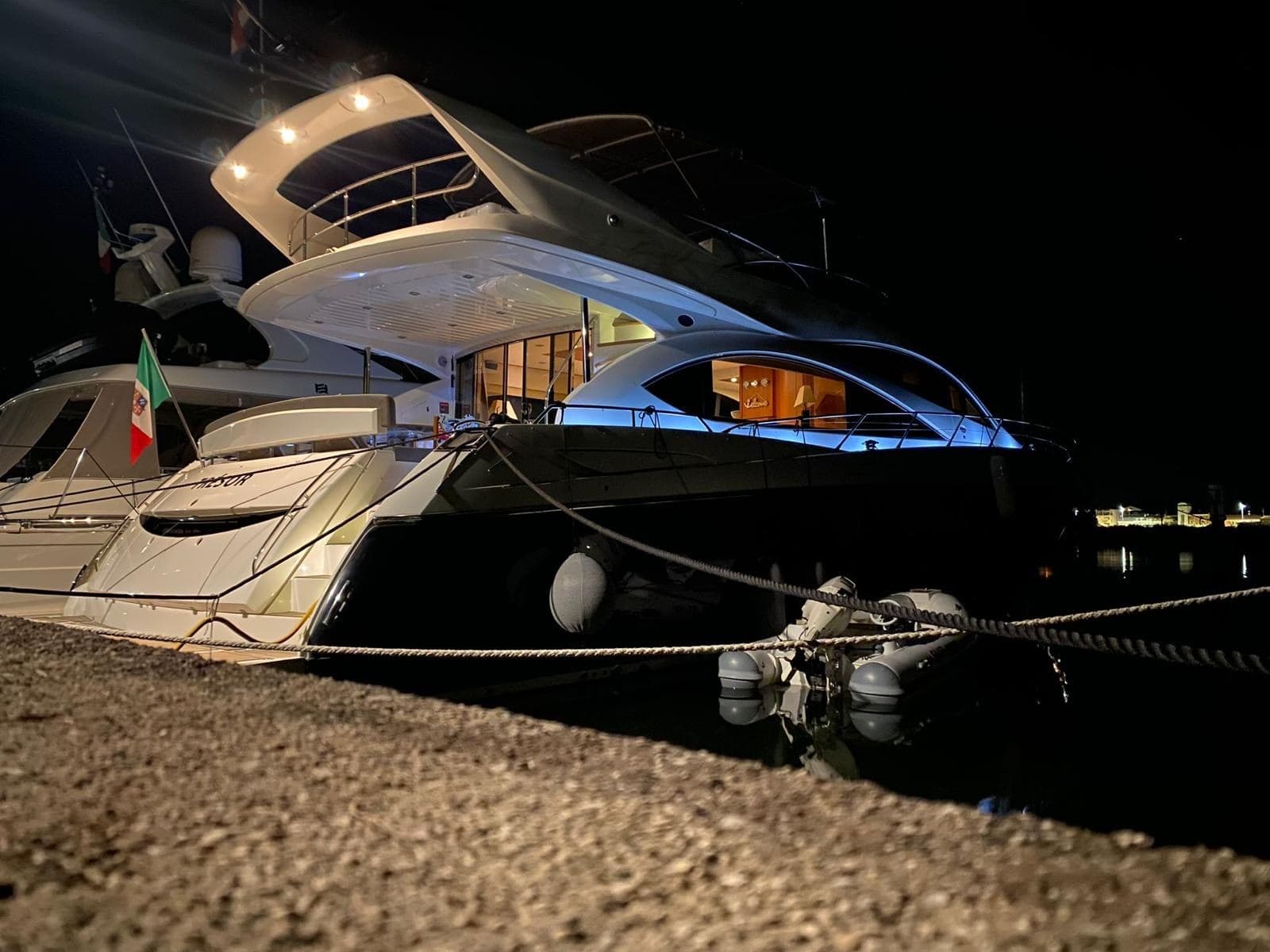 Sunseeker Manhattan 70 - Detail View 1 Sunseeker Manhattan 70 - Detail View 1