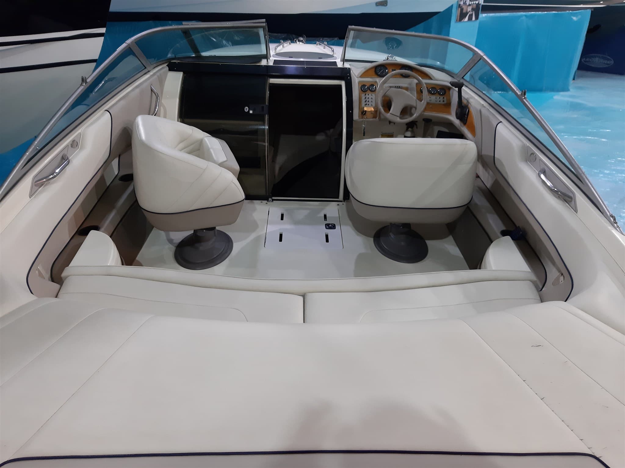 Cobalt 253 - Deck View Cobalt 253 - Deck View