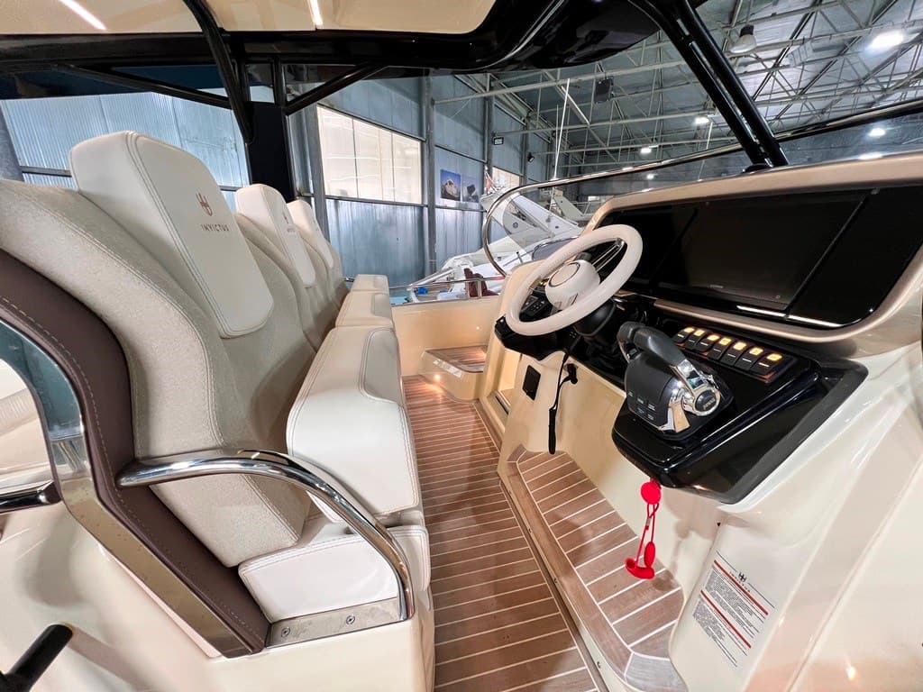 Invictus Yacht Invictus 370 GT usato - foto hero 23