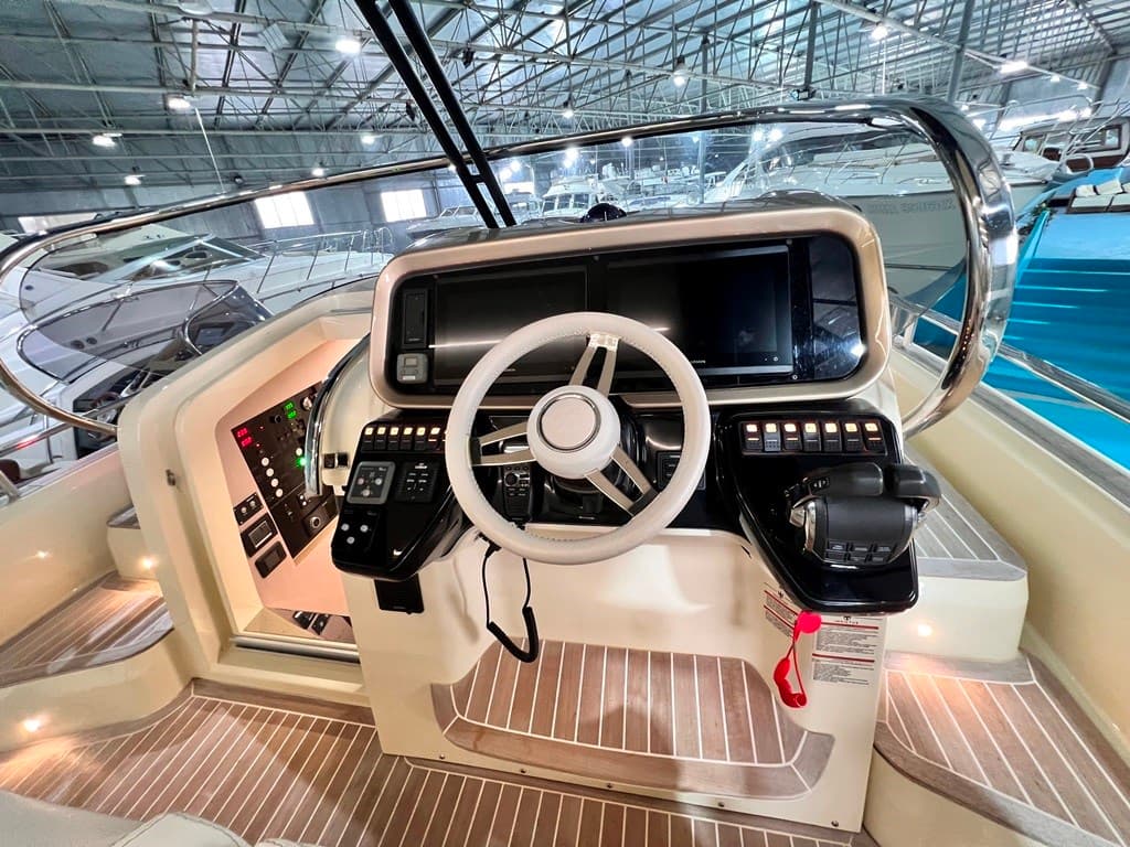 Invictus Yacht Invictus 370 GT usato - foto hero 24