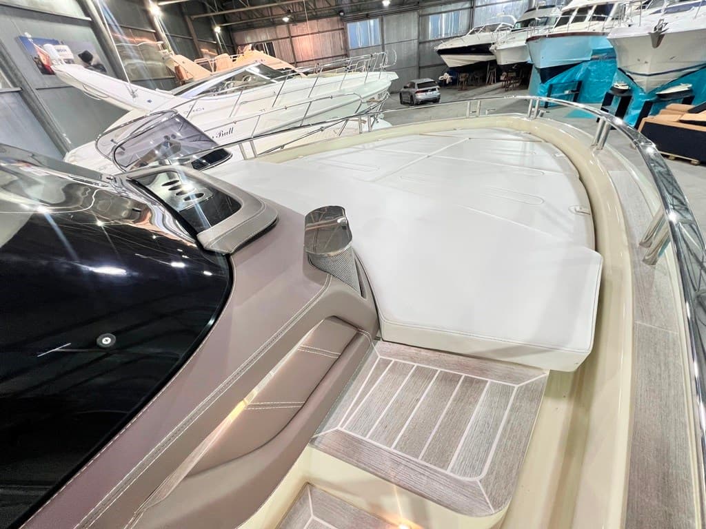 Invictus Yacht Invictus 370 GT usato - foto hero 35