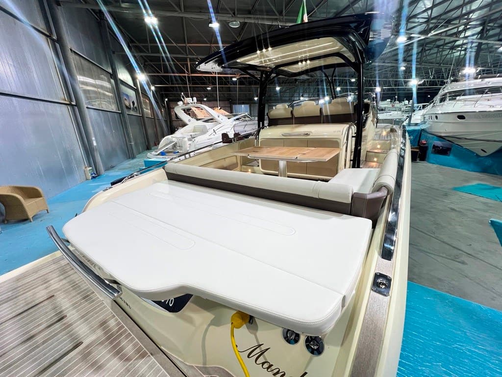 Invictus Yacht Invictus 370 GT usato - foto hero 9