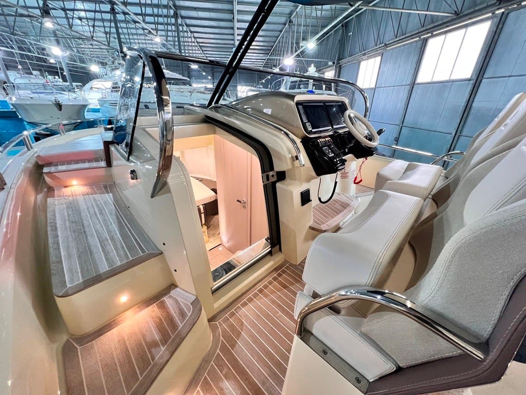 Invictus Yacht Invictus 370 GT usato - foto hero 22