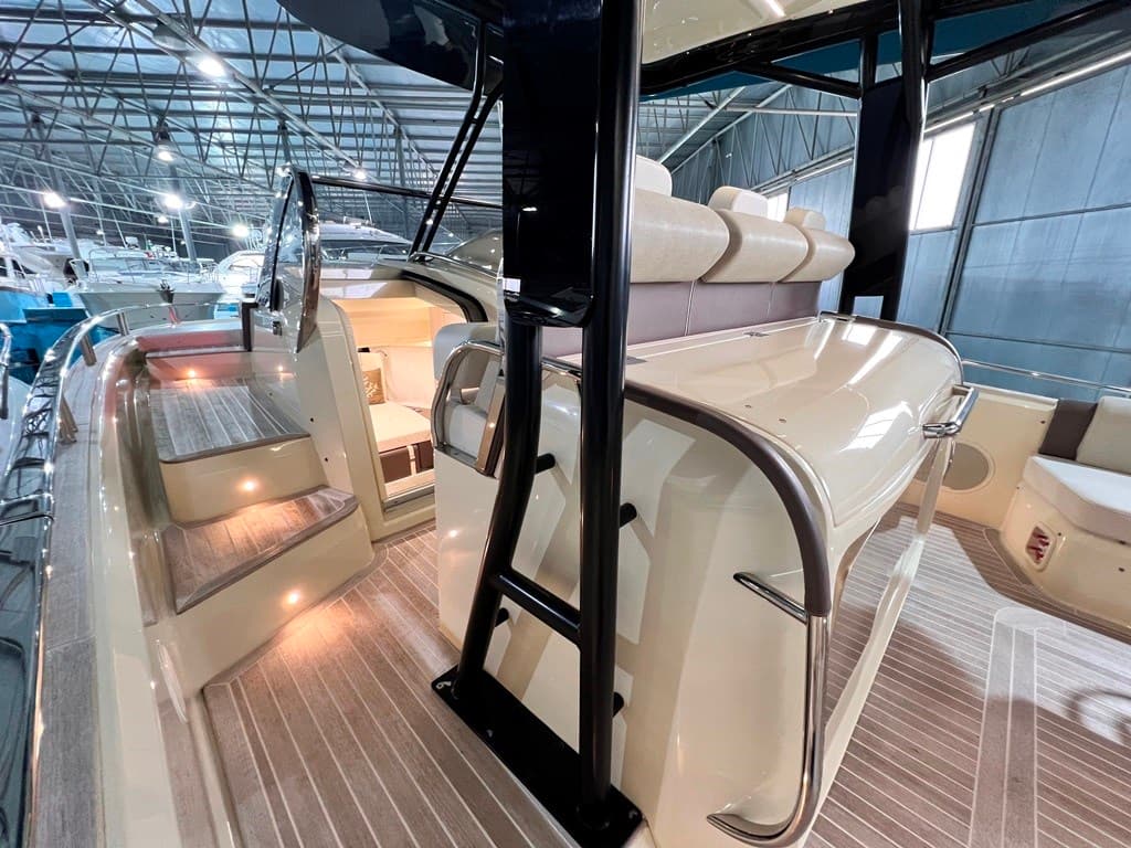 Invictus Yacht Invictus 370 GT usato - foto hero 21