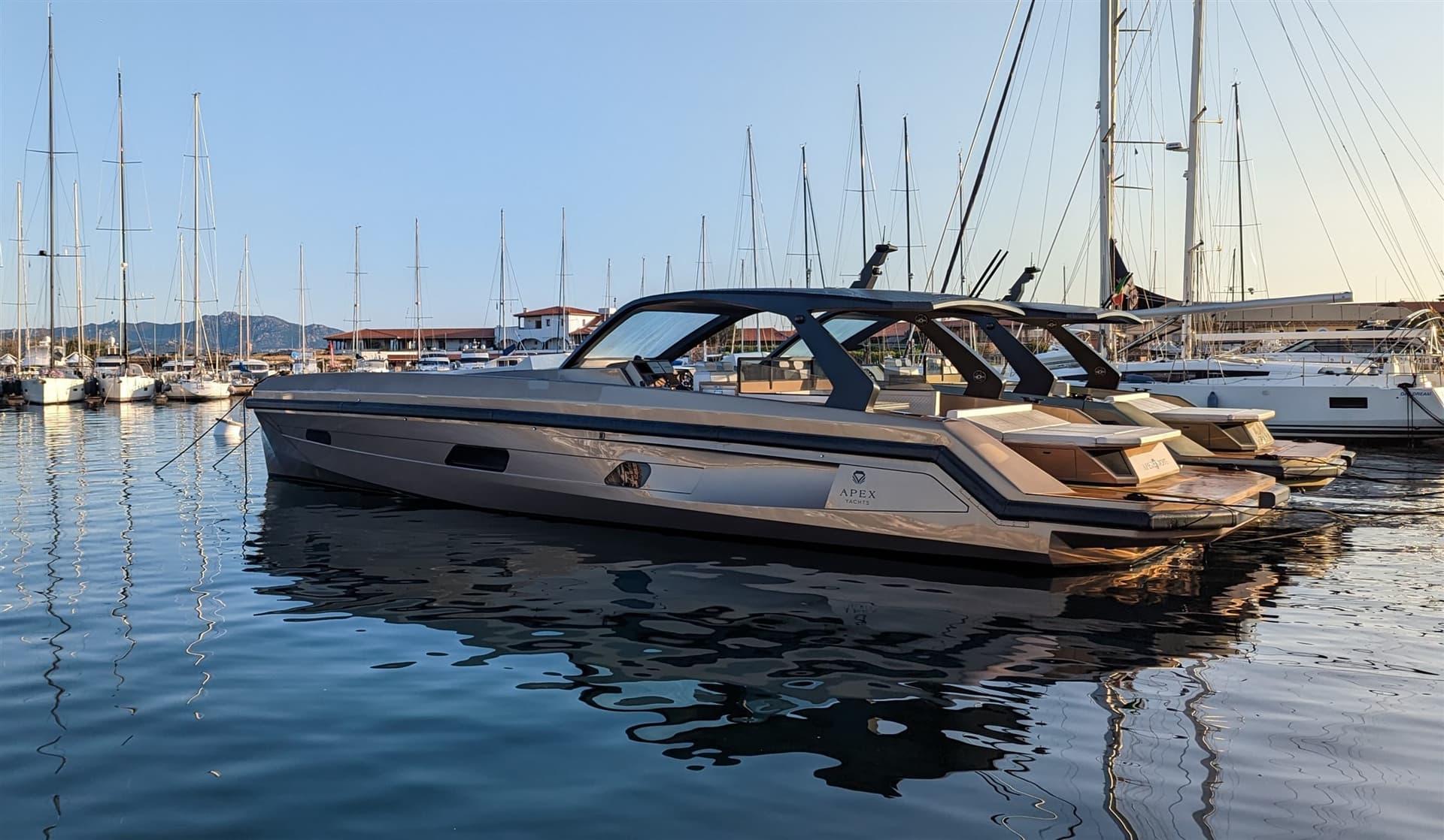 Apex Yachts Apex 60 gebraucht - Detail 1