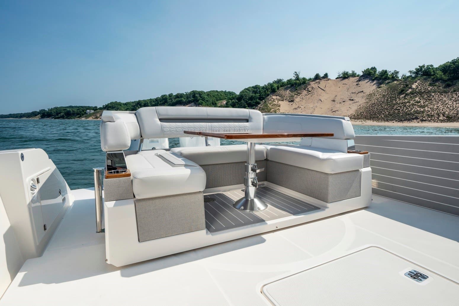 Tiara Yachts 43LS usato - foto hero 12
