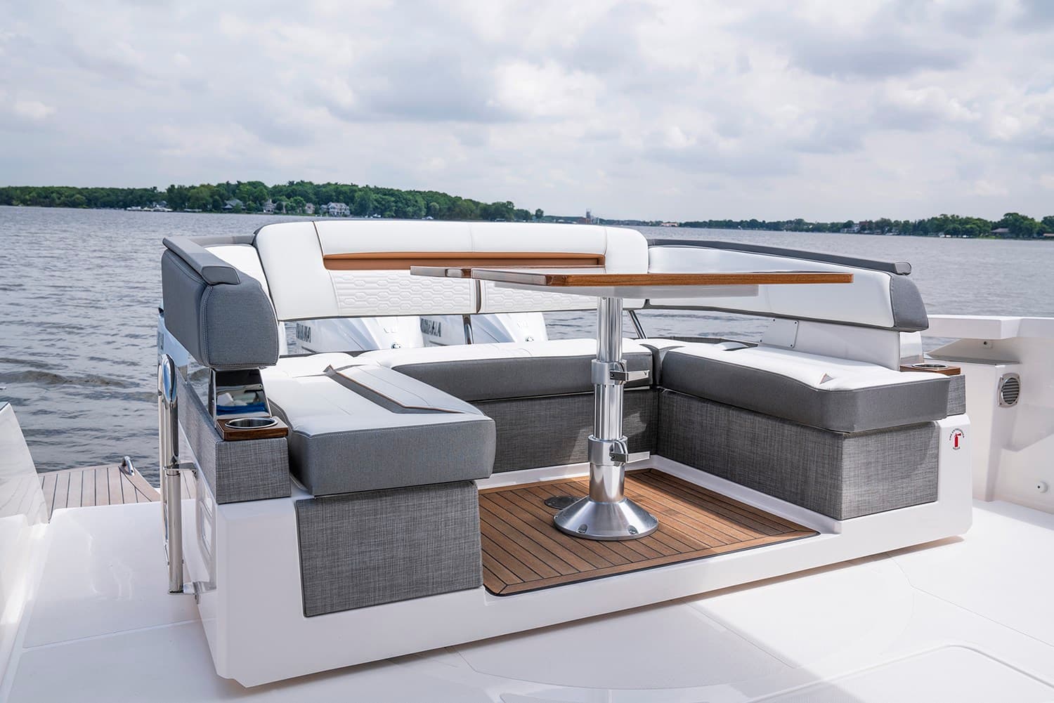 Tiara Yachts 43LS usato - foto hero 9