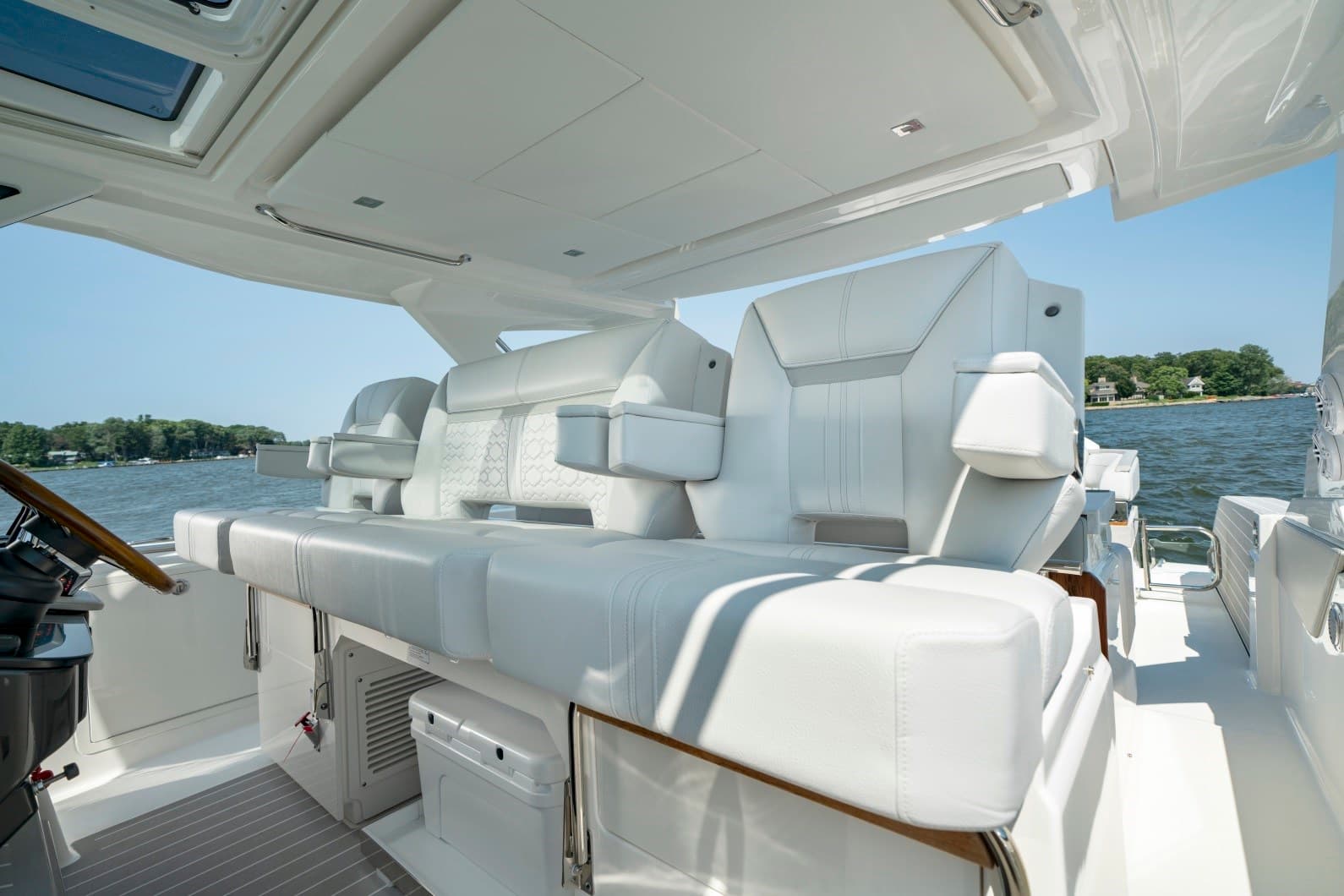 Tiara Yachts 43LS usato - foto hero 8