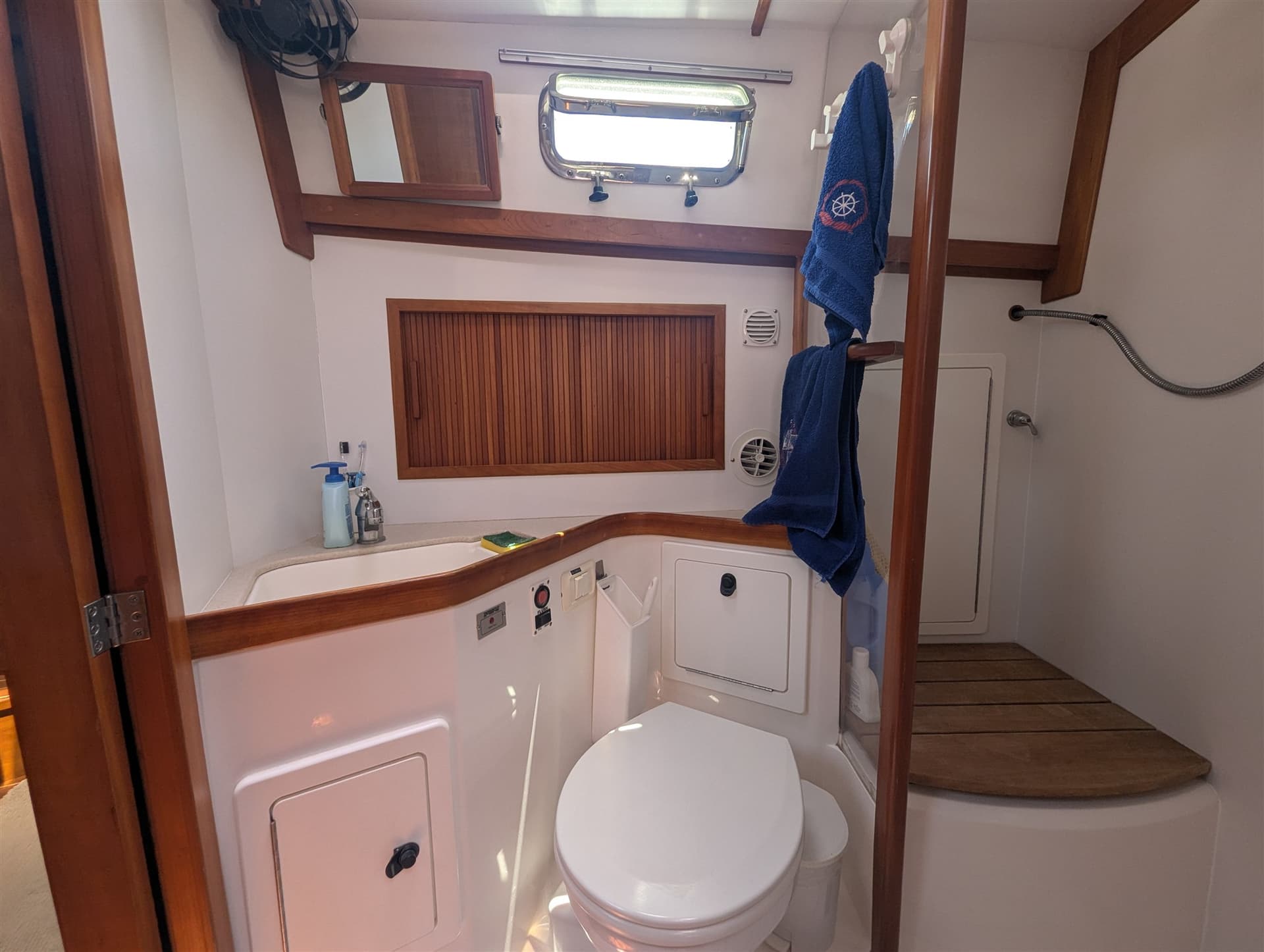 Sabre Yachts 42' Hard Top Express usato - foto hero 16