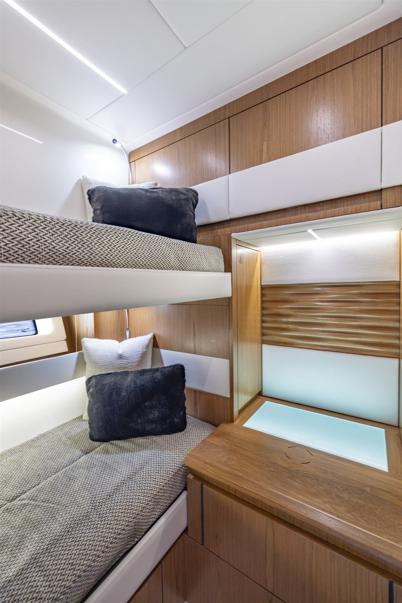 Tiara Yachts EX54 gebraucht - Hauptbild 12