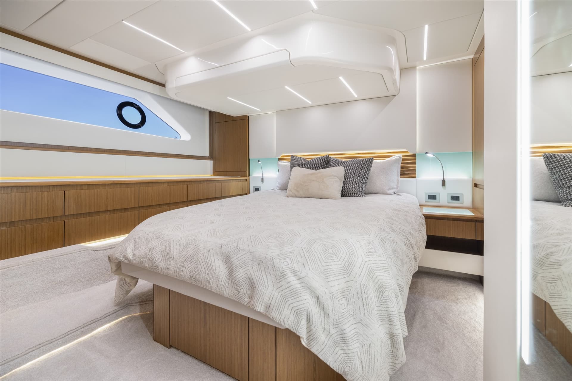 Tiara Yachts EX54 gebraucht - Hauptbild 9