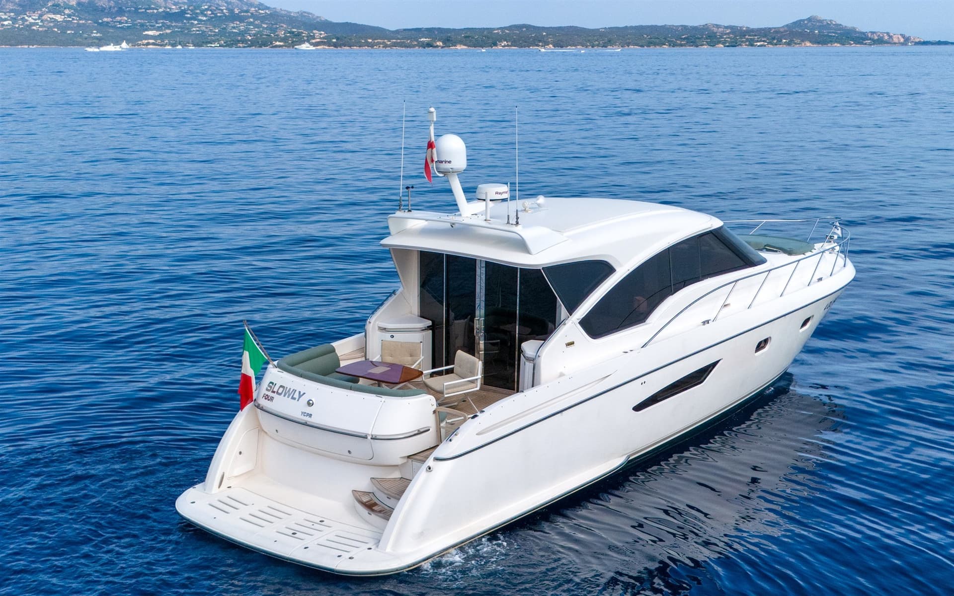 Tiara Yachts 5800 Sovran - Interior View Tiara Yachts 5800 Sovran - Interior View