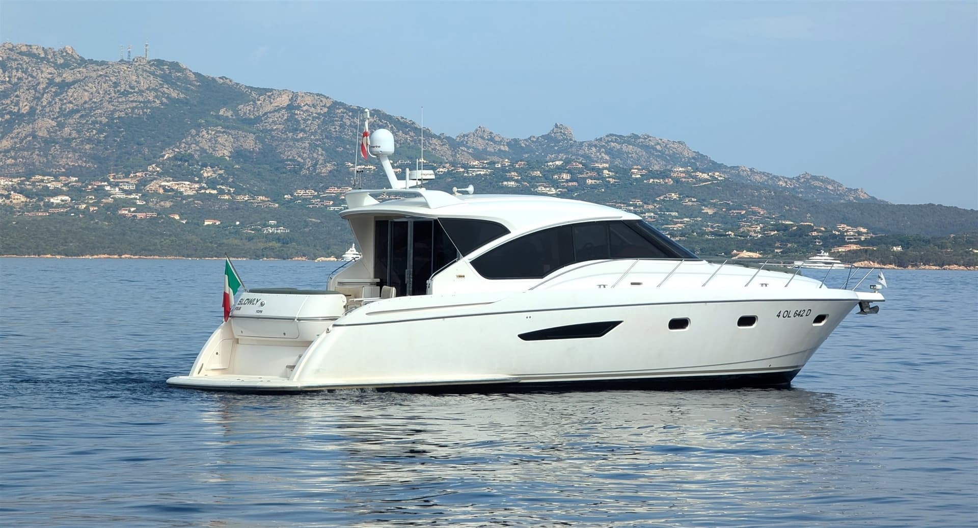 Tiara Yachts 5800 Sovran - Detail View 1 Tiara Yachts 5800 Sovran - Detail View 1