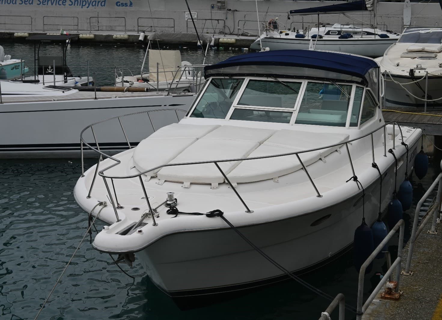 Tiara Yachts 3500 Open - Detail View 1 Tiara Yachts 3500 Open - Detail View 1