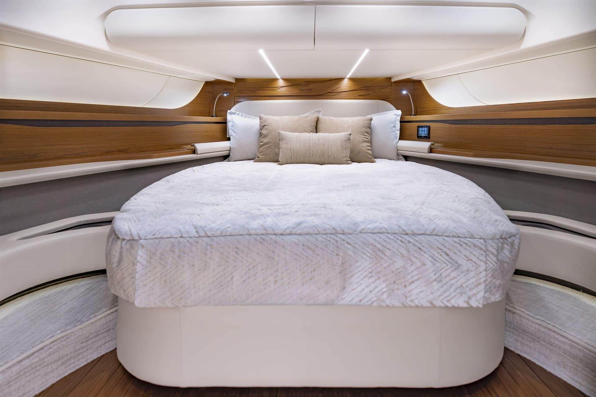 Tiara Yachts 56LS usato - foto hero 12