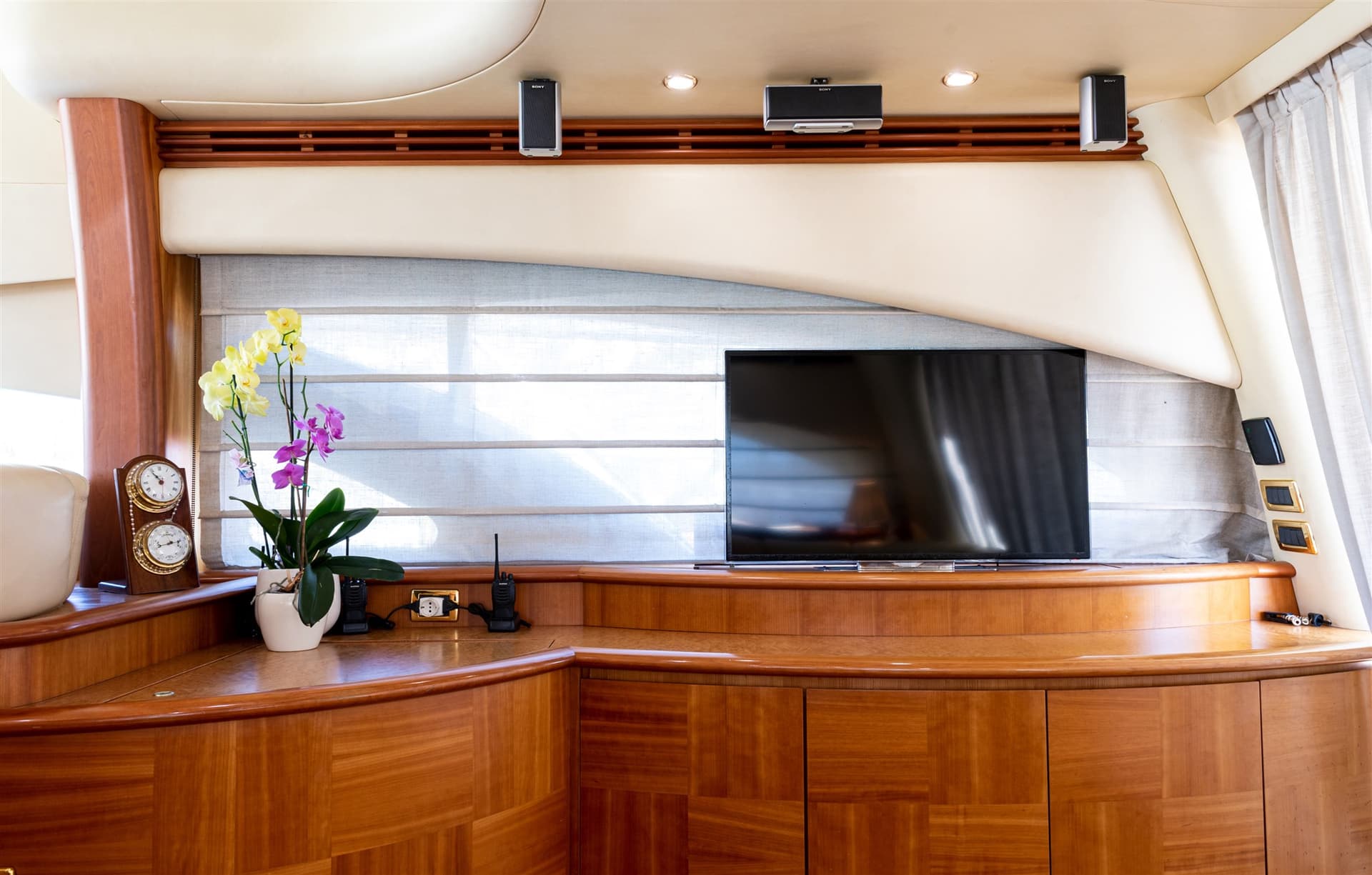 Azimut 62E usato - foto hero 24