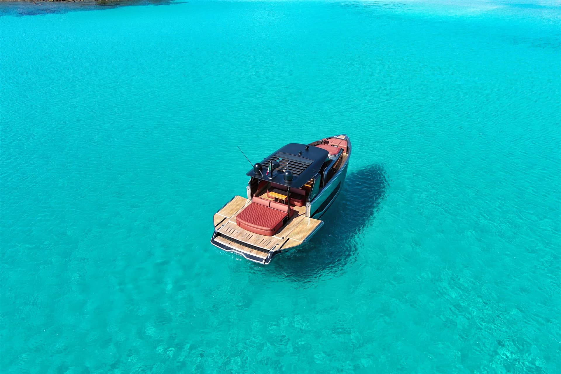 Cranchi A 46 Luxury Tender - Detail View 1 Cranchi A 46 Luxury Tender - Detail View 1