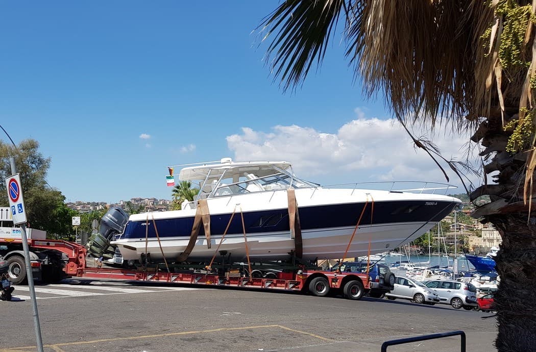 Intrepid 475 Sport Yacht - Deck View Intrepid 475 Sport Yacht - Deck View