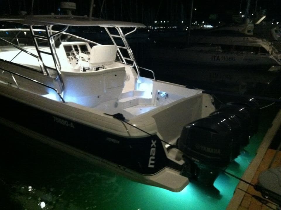 Intrepid 475 Sport Yacht - Interior View Intrepid 475 Sport Yacht - Interior View