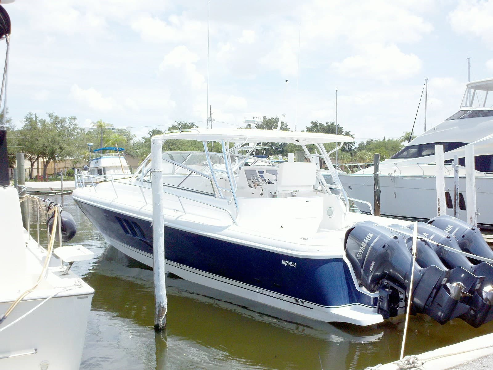 Intrepid 475 Sport Yacht usato - foto hero 5