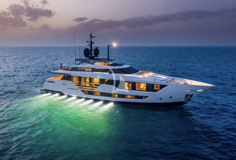 Ferretti Yachts Custom Line 106 - Detail View 1 Ferretti Yachts Custom Line 106 - Detail View 1