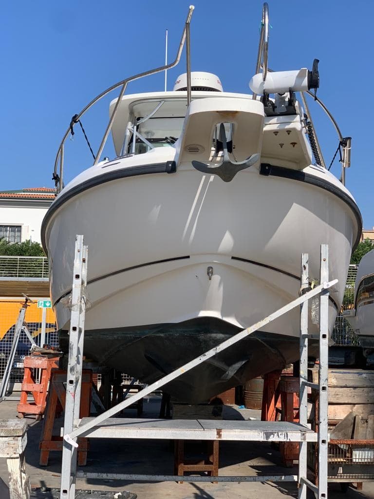 Boston Whaler OUTRAGE 28 usato - foto hero 5