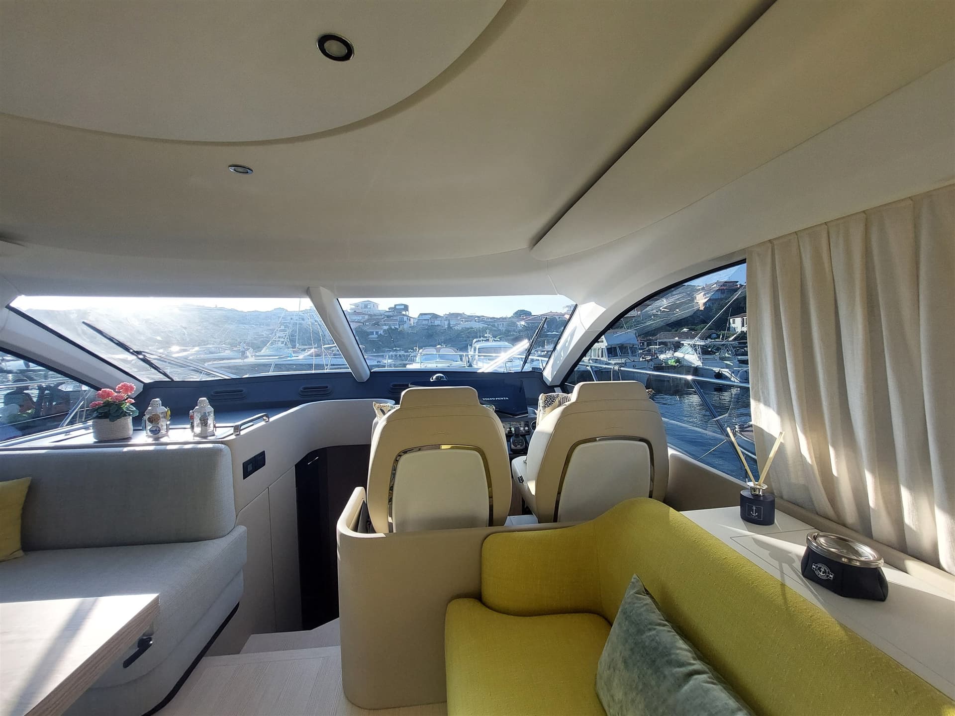 Azimut 53 Flybridge usato - foto hero 13
