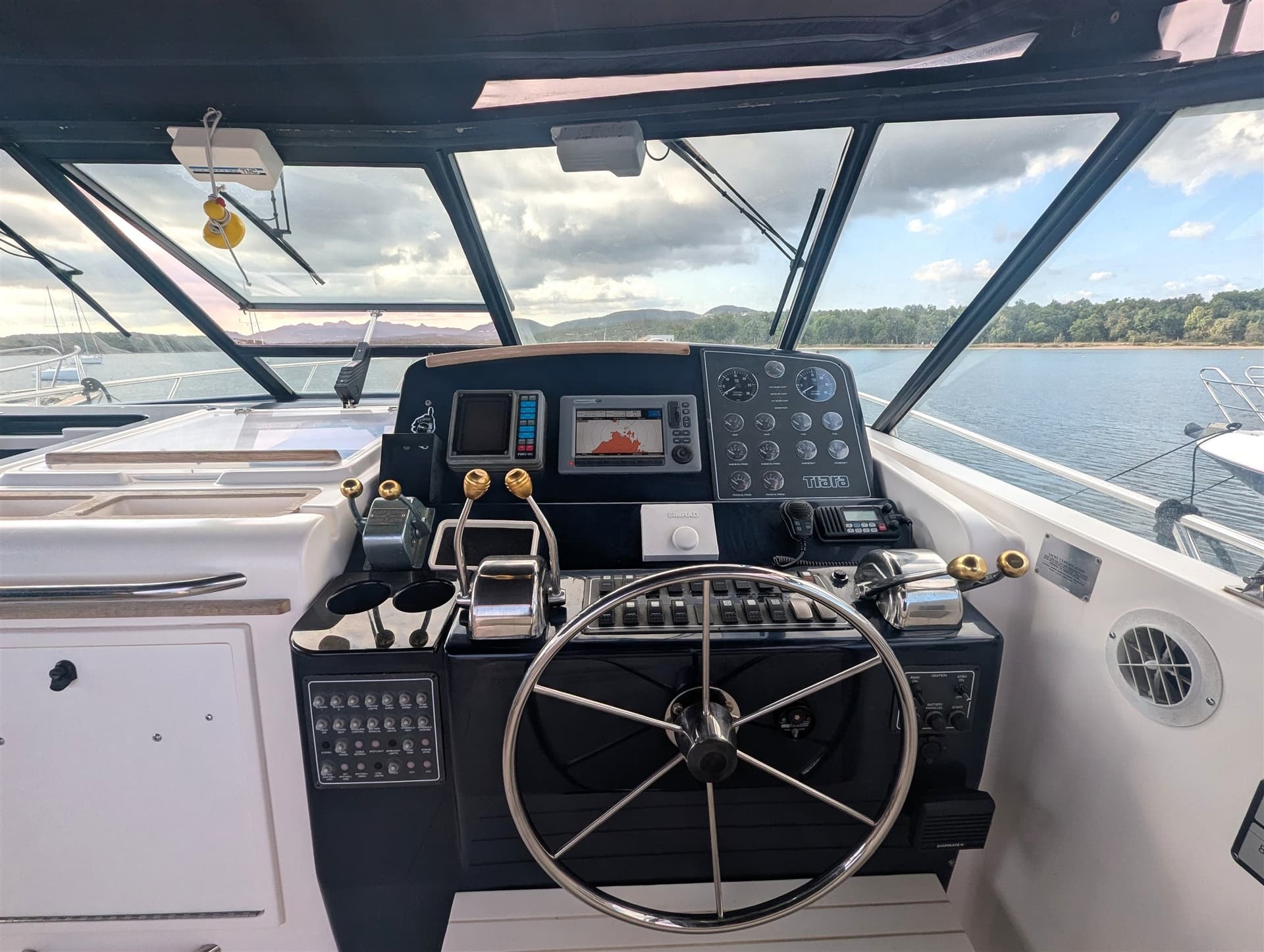 Tiara Yachts 4100 Open - Interior View Tiara Yachts 4100 Open - Interior View