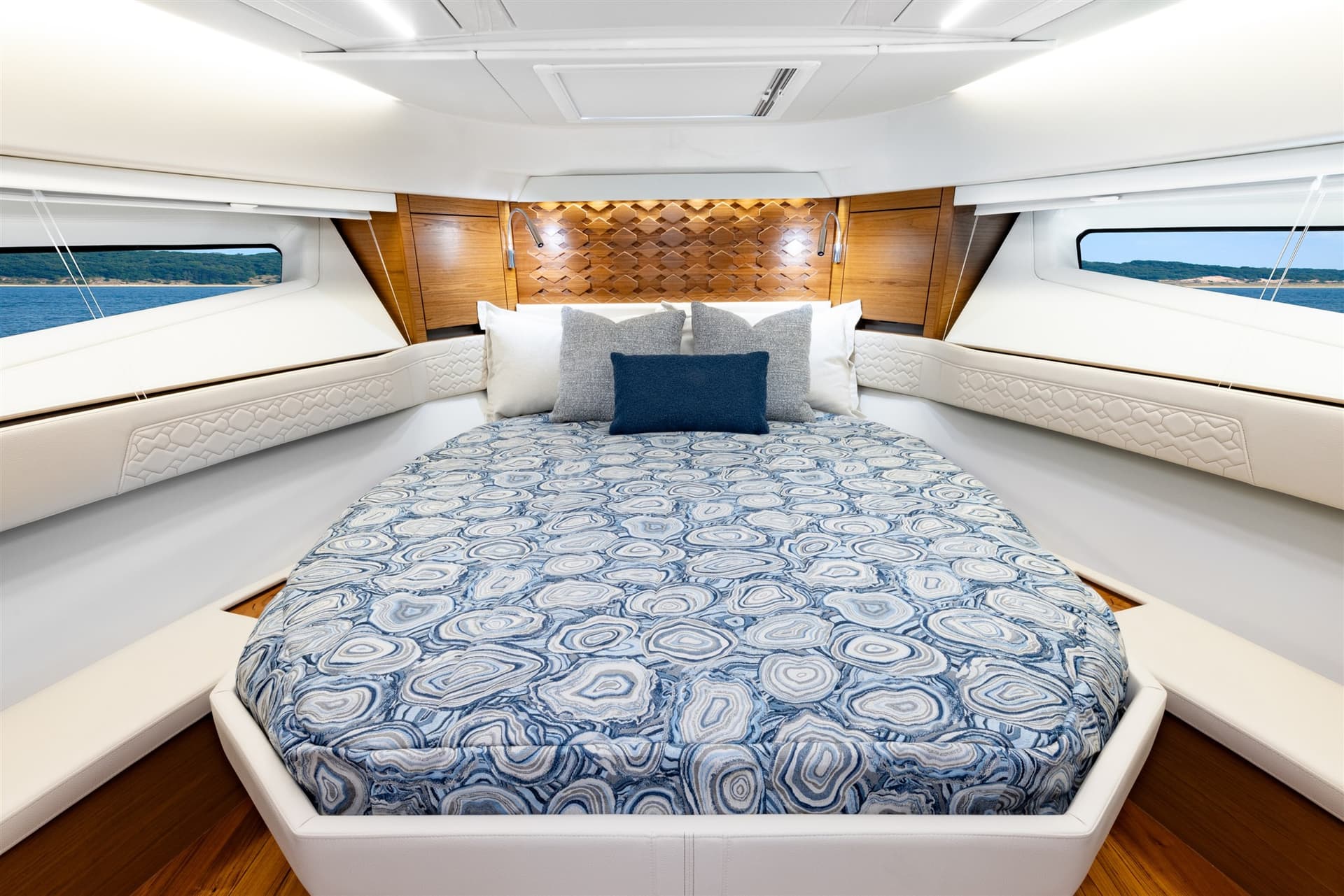 Tiara Yachts 43LE usato - foto hero 15
