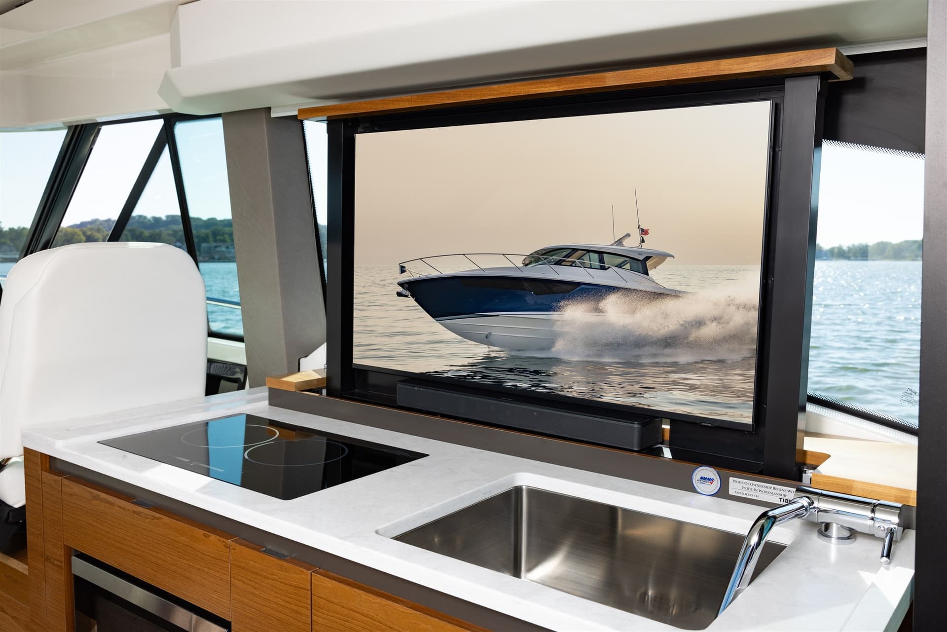 Tiara Yachts 43LE usato - foto hero 12