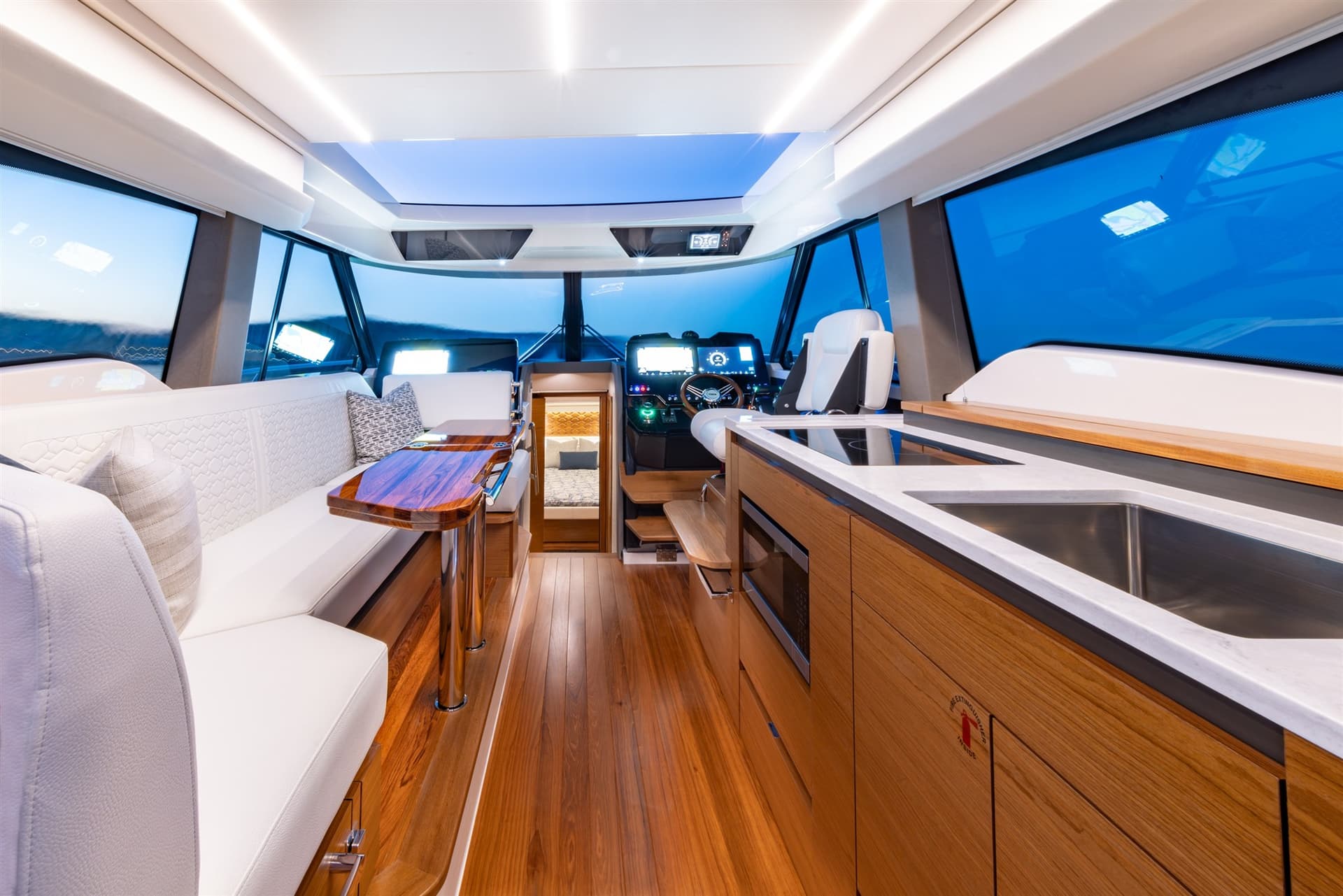 Tiara Yachts 43LE usato - foto hero 11