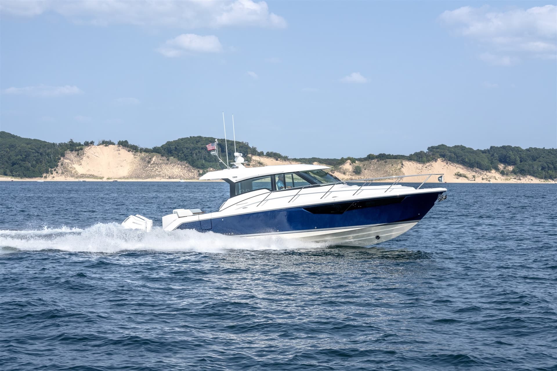 Tiara Yachts 43 Le - Main View Tiara Yachts 43 Le - Main View
