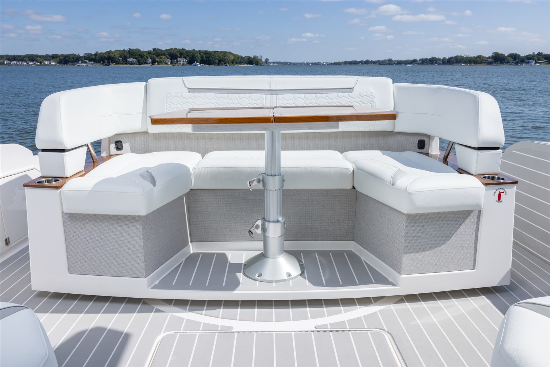 Tiara Yachts 43LE usato - foto hero 8