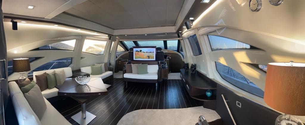 Azimut 86S used - hero image 14