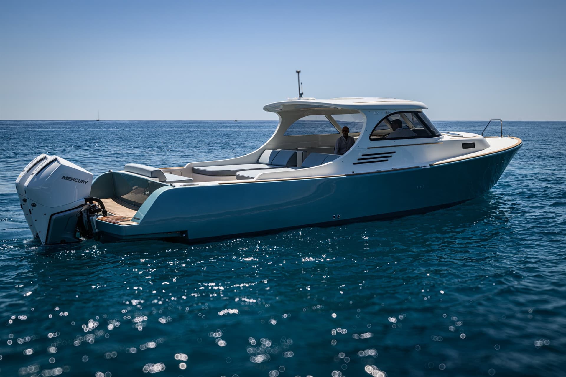 Toy Marine Toy 39 Fb - Deck View Toy Marine Toy 39 Fb - Deck View