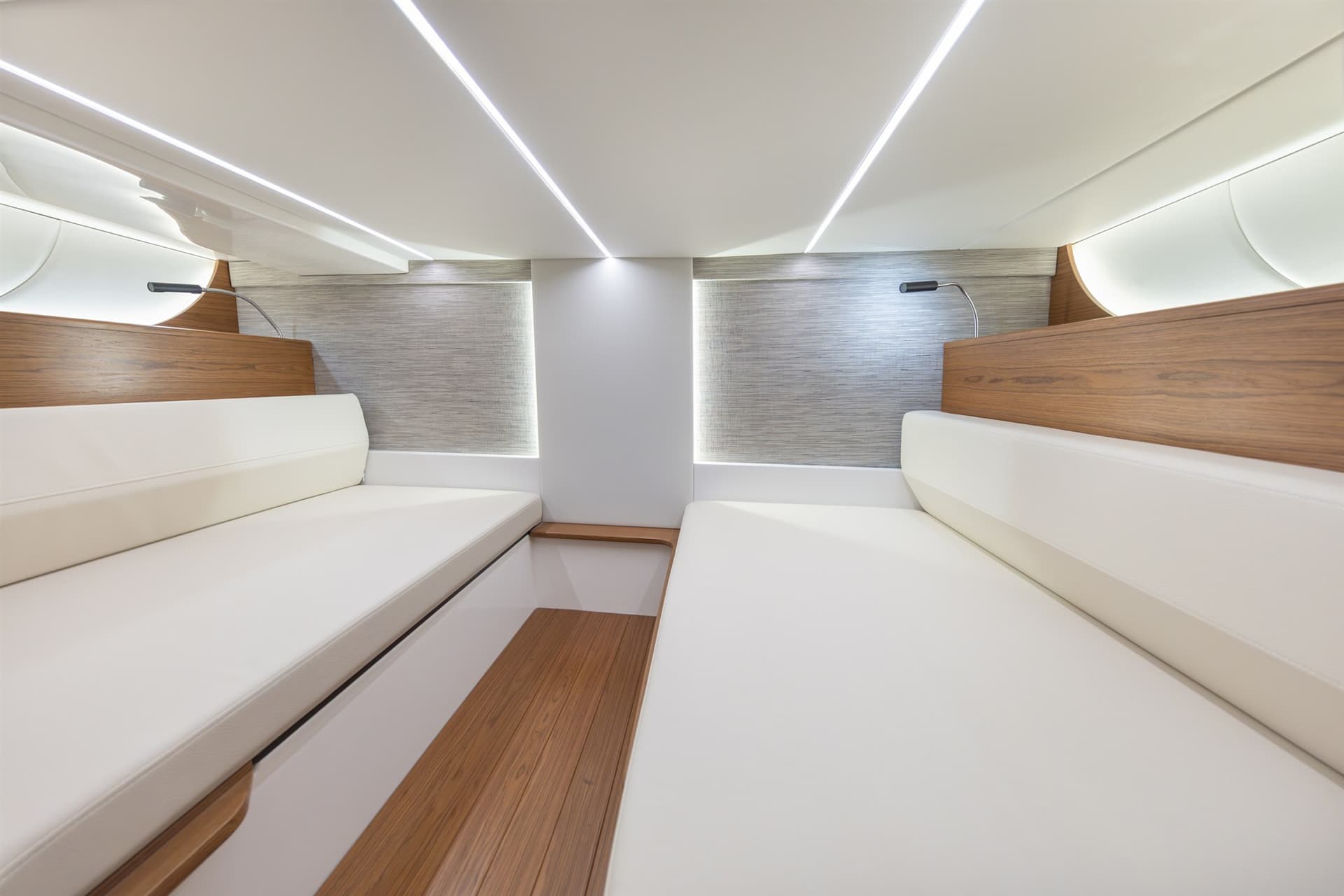 Tiara Yachts 39LS usato - foto hero 10